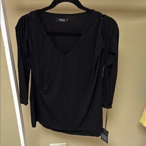 Michael Lauren cut out shoulder tee new with tags M black